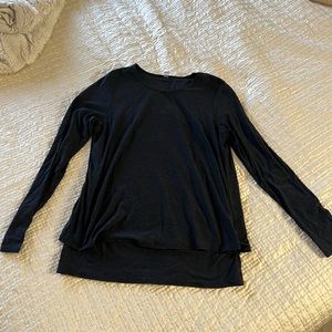 Beyond Yoga long sleeve maternity/nursing shirt